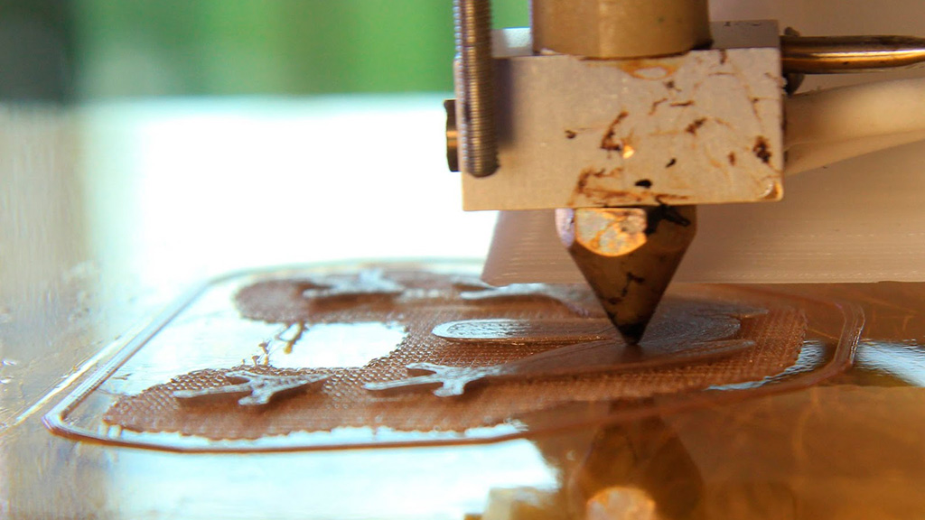 Сопло 3D-принтера в работе